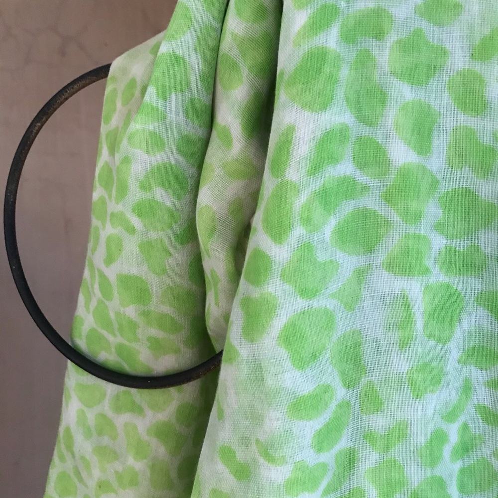 🌸5/$30🌸 Lime Green Lightweight Scarf - Picture 3 of 6